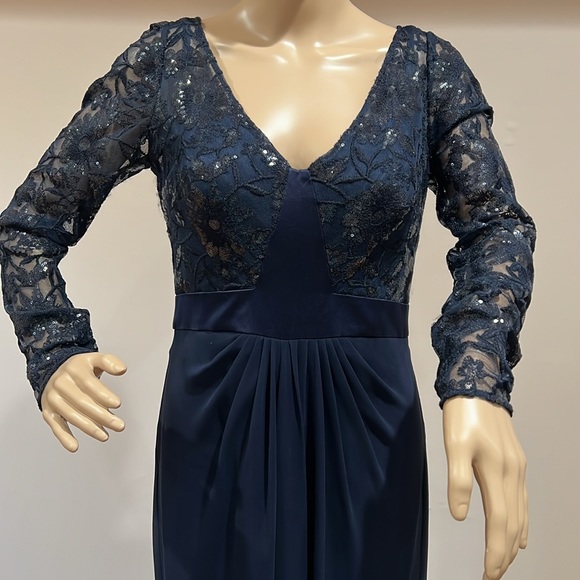 LAUREN, Ralph Lauren Royal blue lace detail elegant gown in size 4. - Picture 2 of 8